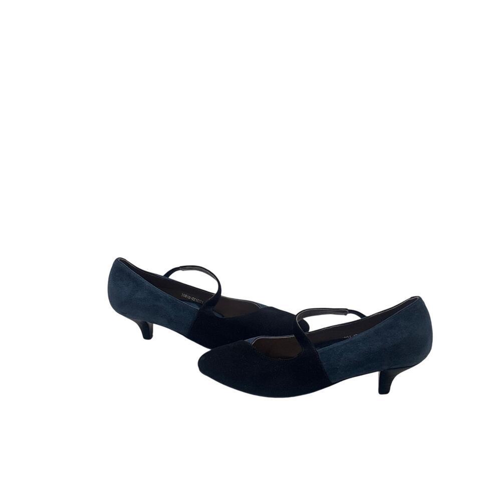 Lazio women’s suede heels size 9